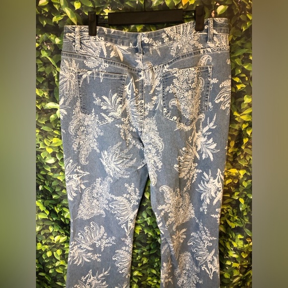 Floral Patterned Blue Jeans size 16 - Picture 14 of 16